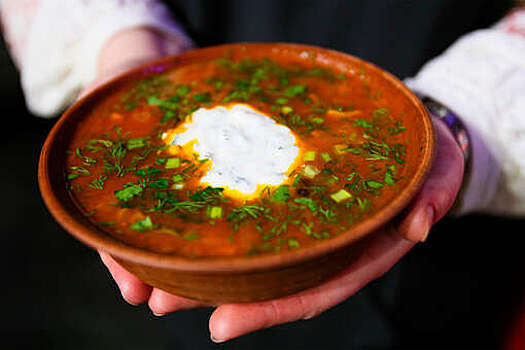 Захарова отметила, что в XVI веке борщ был назван блюдом "русских жителей Киева"