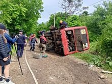 Под Хабаровском перевернулся экскурсионный автобус