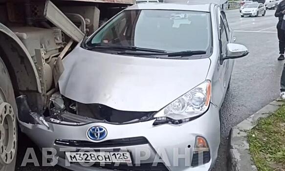 ДТП с участием Мercedes произошло во Владивостоке
