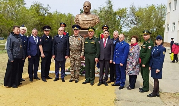 В селе под Волгоградом открыли памятник маршалу Жукову