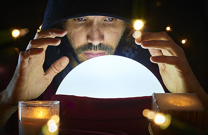 Корейцы тратят миллиарды долларов на колдунов и шаманов