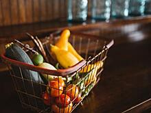 Экономист поддержал инициативу о раздаче россиянам продуктовых наборов