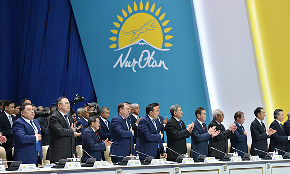 Правящую партию Казахстана решили переименовать