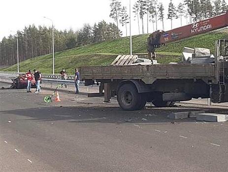 В Самарской области в ДТП с грузовиком и легковым автомобилем погибли четыре человека