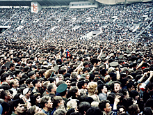 Машину «Чайка» с Цоем фанаты выносили со стадиона на руках: исполнилось 35 лет феноменальному концерту «Кино»