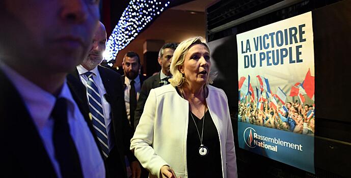 Французские правоцентристы «дезертируют» к Макрону