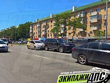 Во Владивостоке Prius врезался в дорогостоящий Ford