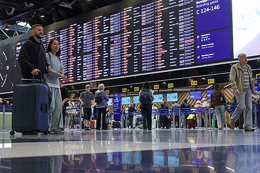 Сразу в трех российских аэропортах ввели ограничения на полеты