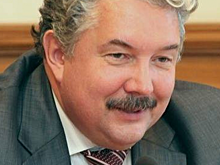 Бабурин поддержал Лонгина и пообещал «разобраться с недоразумением» в саратовском отделении партии