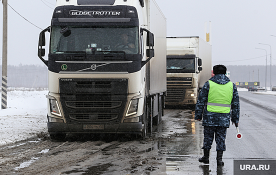 Из-за метели на курганской трассе в сторону Челябинска снова ввели ограничения