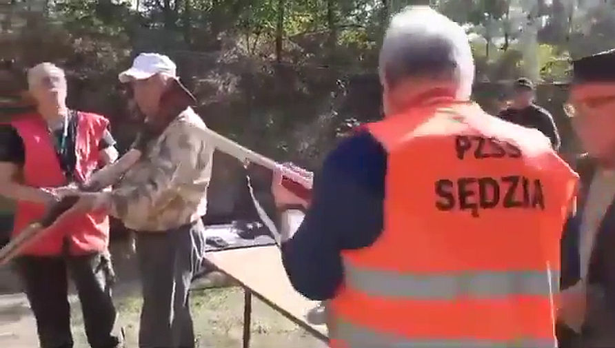 Инструктор по стрельбе случайно выстрелил в человека в Польше