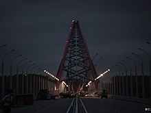 Спасатели сняли мужчину с края Бугринского моста