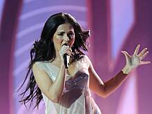 Поклонники Нюши заподозрили ее в третьей беременности