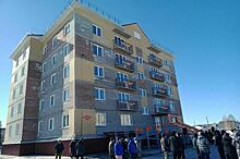 Жители аварийных домов  в Красноярском крае получают ключи от новых квартир