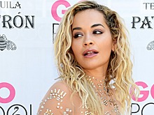 Уши спаниеля: Рита Ора показала некрасивый бюст