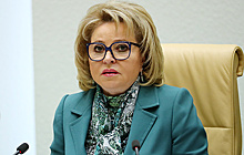 Матвиенко предложила запретить школьникам смартфоны