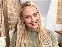 Девушка заработала 300 тысяч, продавая грязные носки