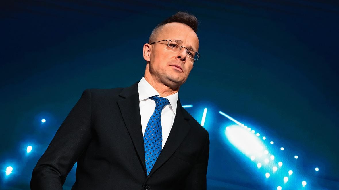 Сийярто: ЕК стала украинской комиссией, разрешая Киеву блокировку Дружбы