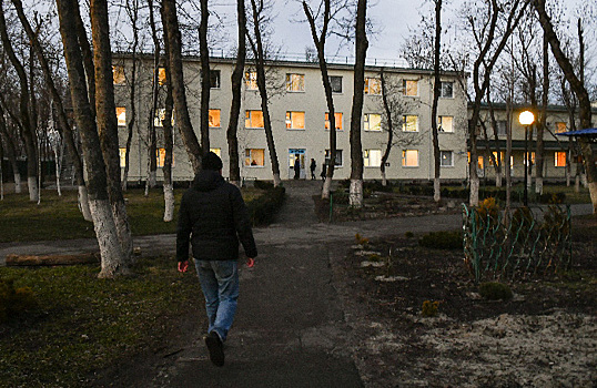 Обострение в Донбассе: СМИ сообщают о взрывах в Луганске