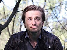 Безруков подготовил «драйвовую» песню к ЧМ-2018 и сравнил себя с Джонни Деппом