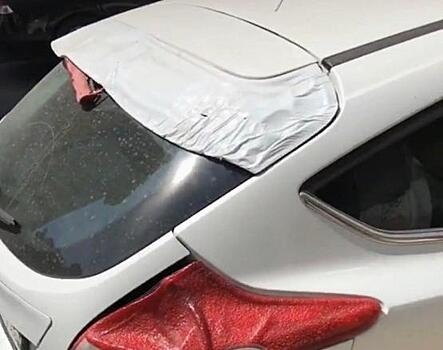 Солнце расплавило припаркованный автомобиль «Ford» в Ростове