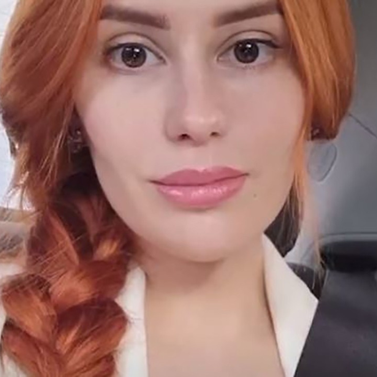 выложила фото подруги нюМаша Бабко с подругой Бывшую подругу блогера Хованского преследует сталкер - Рамблер/новости