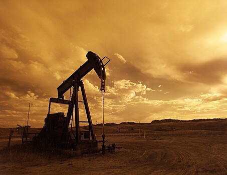 Цена нефти Brent превысила 65 долларов