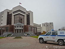 "Она была вся в слезах". Муж свердловчанки, убившей новорожденную дочь, выступил в суде
