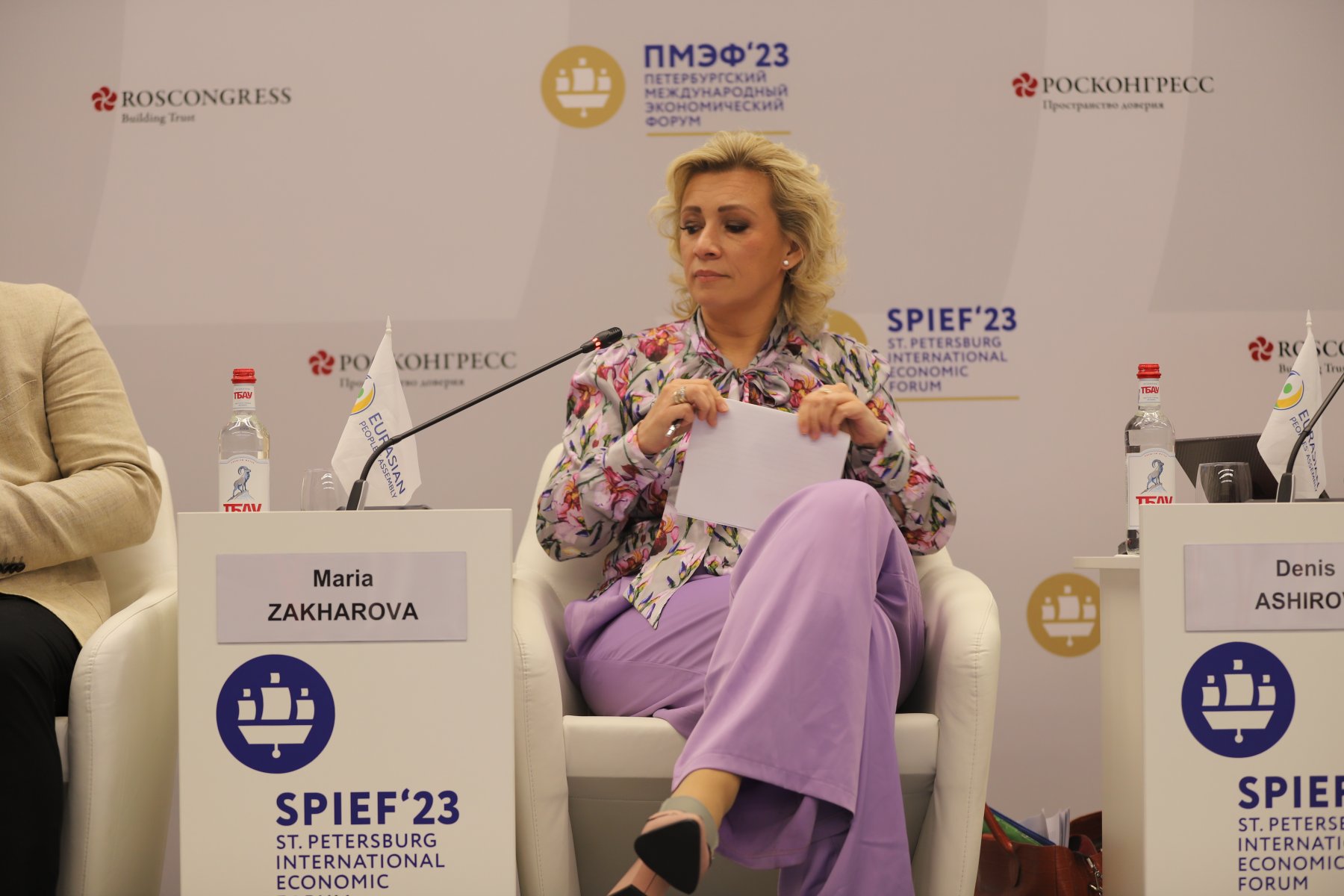 Захарова назвала позором отказ Киева забирать тела солдат ВСУ