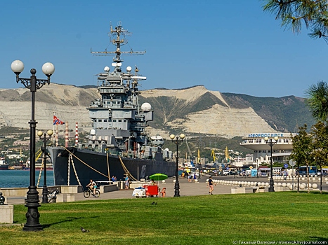 Самый большой военный корабль в Черном море: история в деталях
