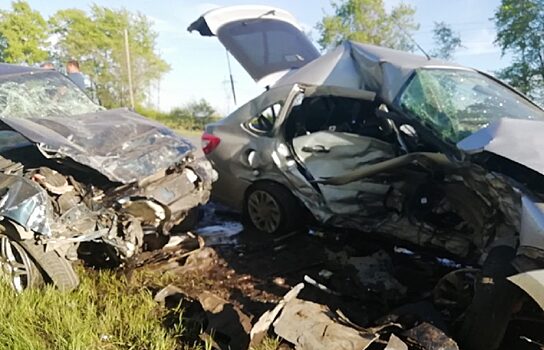 Семья из Екатеринбурга попала в ДТП на трассе, один из детей в реанимации