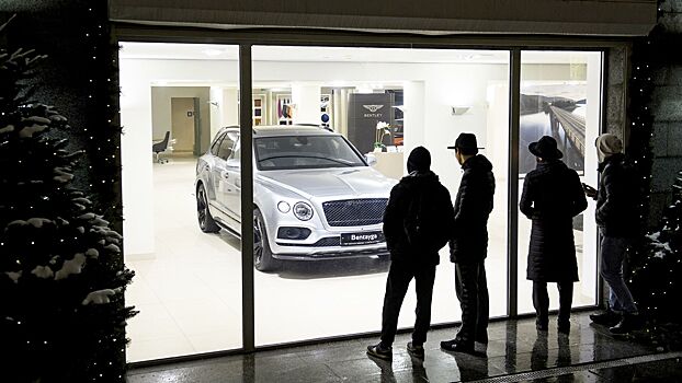 Россияне стали меньше покупать люксовые автомобили