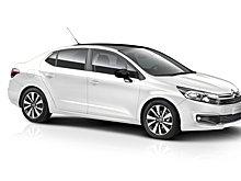 Седану Citroen C4 добавили черного цвета