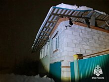 За ночь произошло два повреждения кровли домов в Удмуртии из-за снега