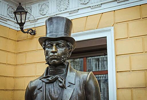 Мэр Одессы вступился за памятник Пушкину