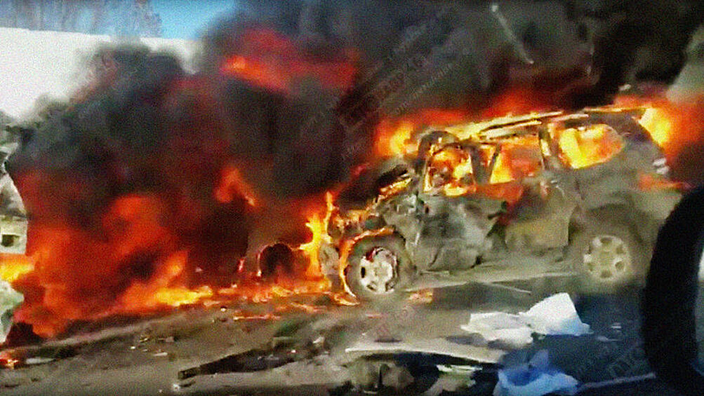   По одной версии, водитель совершал обгон, по другой – зацепил обочину и его занесло