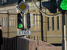 Москва потребует 5 млн рублей у водителей за порчу светофоров