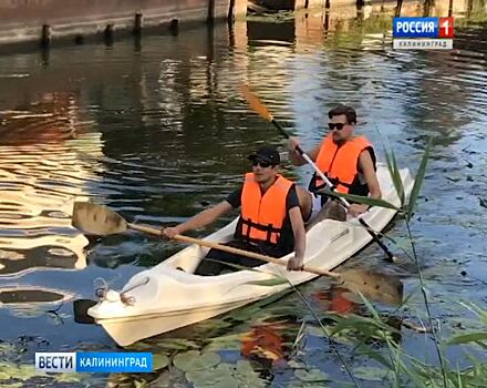 Незрячие калининградцы отправились в тур по Преголе на байдарках