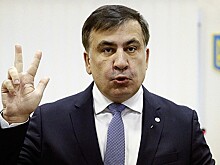 Саакашвили пообещал носить "передачки" Порошенко