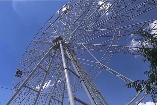 В Олимпийском парке Владикавказа установили колесо обозрения