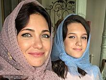 Дамы в имиджевых очках: дочь Климовой повторила образ матери, представ с ней на светской тусовке