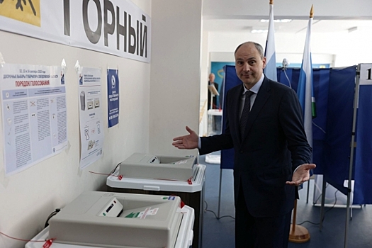 В Свердловской области начали выбирать губернатора: кто уже проголосовал