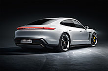 Рекорд скорости Bugatti Chiron, первый электромобиль Porsche и обновлённое семейство Audi A5: главное за неделю