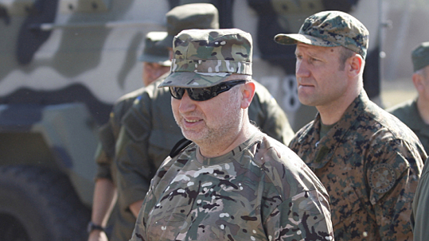 После нас хоть война: Киев решил объявить военное положение против России