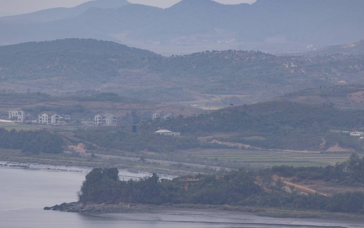 Северокорейские военные пересекли демаркационную линию с Южной Кореей