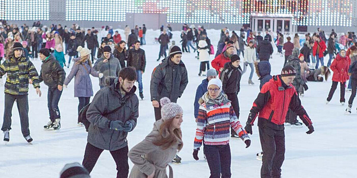 Самый массовый в мире урок катания на коньках провели в Кемерове