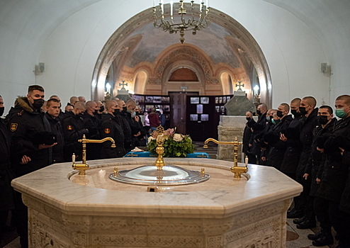 В Севастополе открылась фотовыставка Сергея Петросяна – представителя династии севастопольских фотографов, работающих на Черноморском флоте