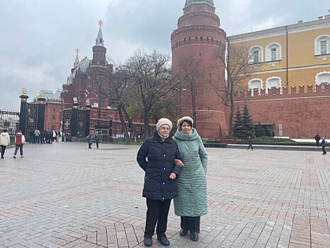 Жители геронтологического центра «Тропарево» посетили выставочный зал «Манеж»