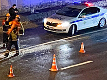 На МКАД упал с моста автомобиль, два человека погибли