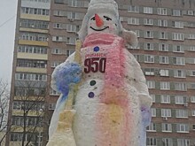 В Рыбинске заплакал снеговик-гигант
